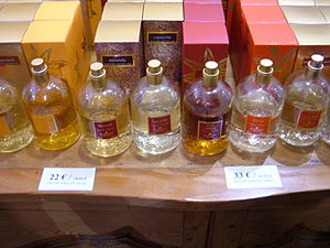 300px-Sample_of_Fragonard_women's_perfumes